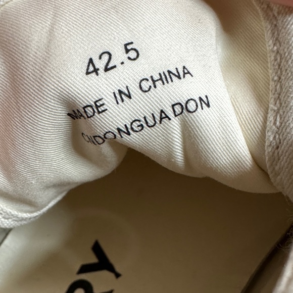 Burberry Larkhall Off-White Canvas Sneakers Minimalist and Casual Unisex Sz 9.5 - Picture 10 of 14